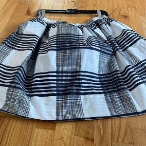 Women’s Joe Fresh skirt. Black and white. Size S